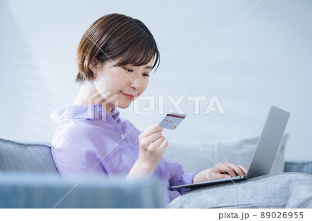 女性 ネットショッピング 女性 ネットショッピング 89026955