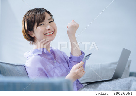 女性 ネットショッピング 女性 ネットショッピング 89026961