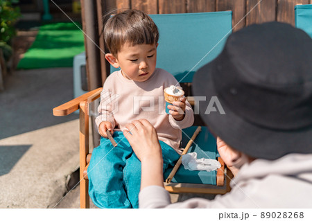 男の子 子供 ひとり ポートレート 男の子 子供 ひとり ポートレート 89028268
