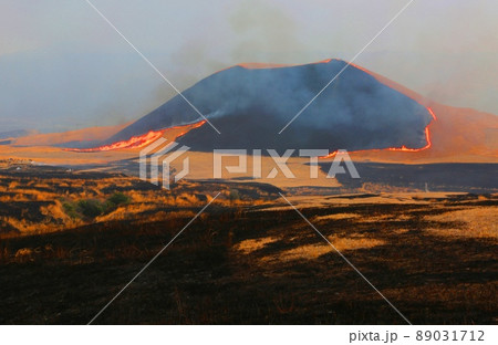 阿蘇の野焼き 阿蘇の野焼き 89031712