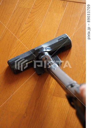 掃除機をかける 89033709