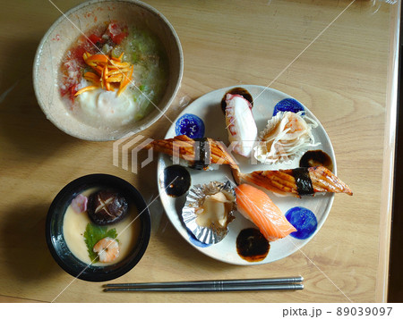 SUSHI lunch set menu / 握り寿司 - 和定食セット 89039097