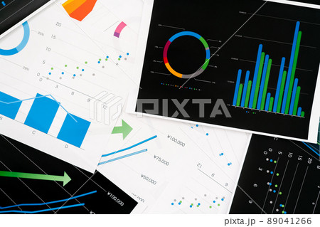 オフィスイメージ　打ち合わせ風景 89041266