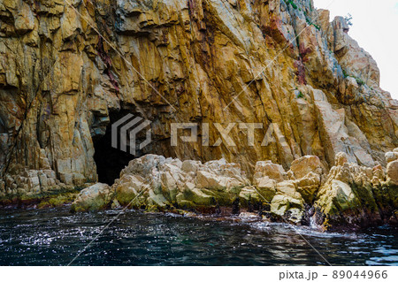 北長門海岸国定公園の風景　青海島（コウモリ洞） 89044966