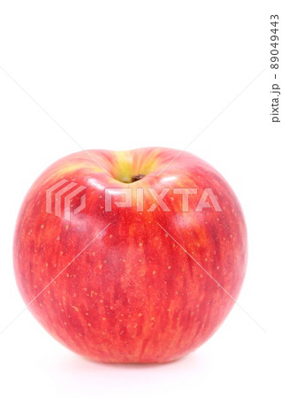 つがる サンつがる 赤いリンゴ 丸ごと 1個 明るい背景 つがる サンつがる 赤いリンゴ 丸ごと 1個 明るい背景 89049443