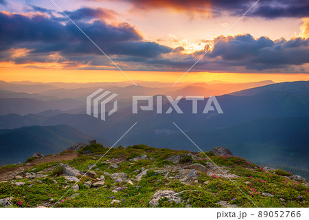 Amazing mountain sunrise 89052766