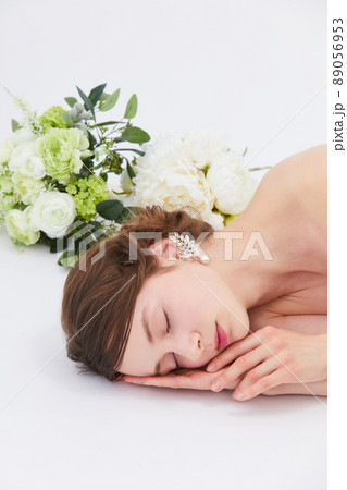 ブライダルビューティーイメージショット 外国人女性 89056953
