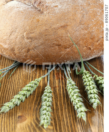 fresh healthy bread made from wheat flour 89061707