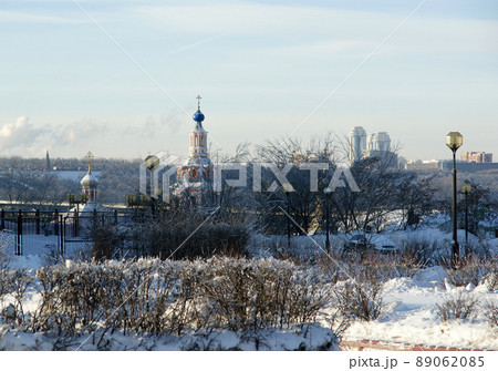 General view of the city of Moscow from a viewing platform near the building of Presidium of Russian Academy of Sciences 89062085