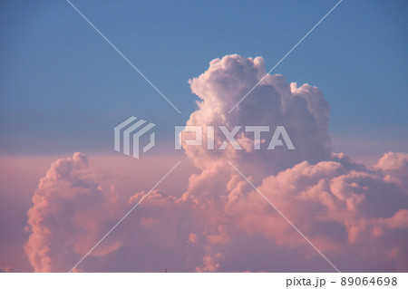 サンパウロの夏の雲と青空 ブラジル サンパウロの夏の雲と青空 ブラジル 89064698