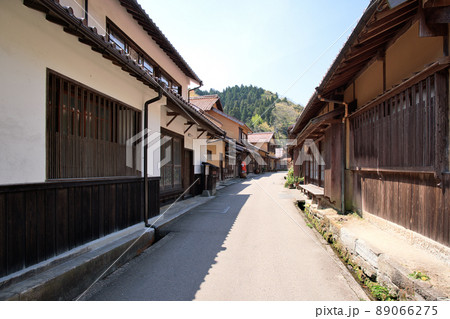 〈島根県〉世界遺産 石見銀山　大森の町並み 89066275