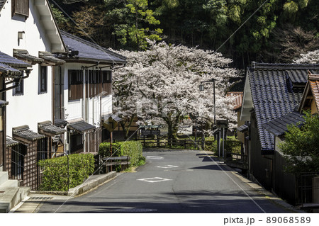 石見銀山大森町並み　島根県大田市 89068589