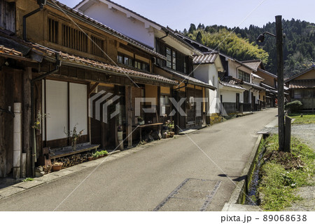 石見銀山大森町並み　島根県大田市 89068638