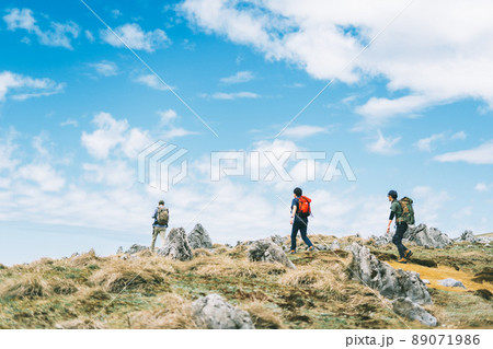 登山グループ 登山グループ 89071986