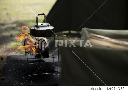 焚火　キャンプ 89074325