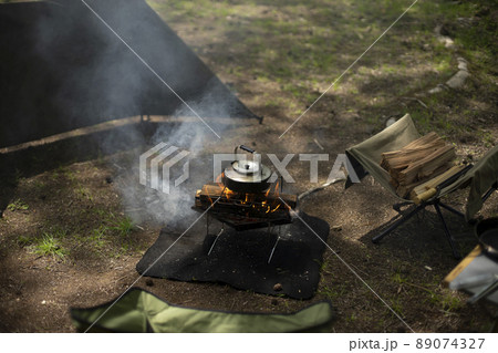 焚火　キャンプ 89074327
