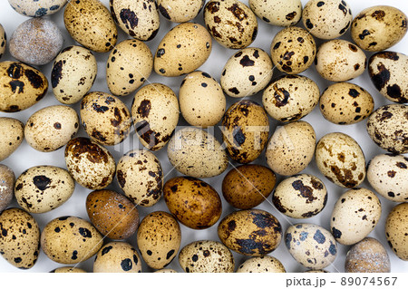 Background from quail eggs. Easter background. Easter quail eggs. 89074567