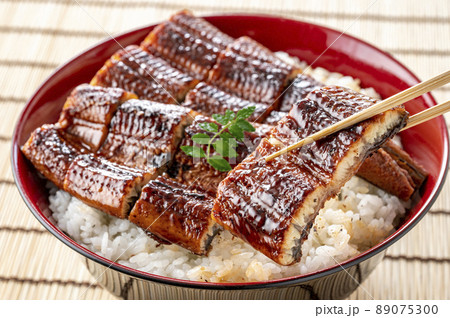 鰻丼 鰻の蒲焼き 鰻丼 鰻の蒲焼き 89075300