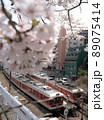 桜と電車 89075414