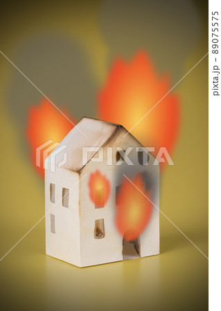住宅 火事 イメージ 住宅 火事 イメージ 89075575