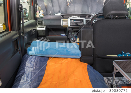 【車中泊の寝床 サンシェードの目隠しと寝袋と枕】 【車中泊の寝床 サンシェードの目隠しと寝袋と枕】 89080772