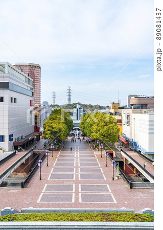 【東京都】俯瞰で見る多摩センター駅前の街並み 89081437