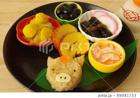 うまのおにぎりとおせち うまのおにぎりとおせち 89081733