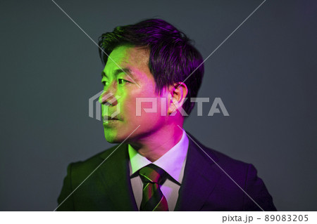 50代ビジネスマン 89083205