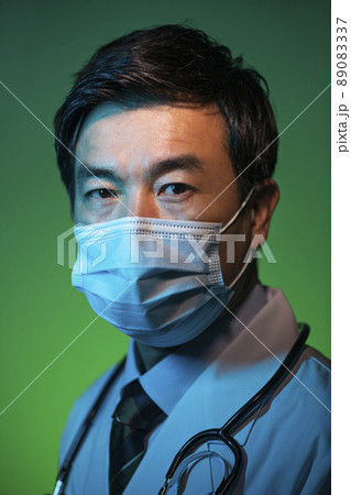 50代男性医師 50代男性医師 89083337