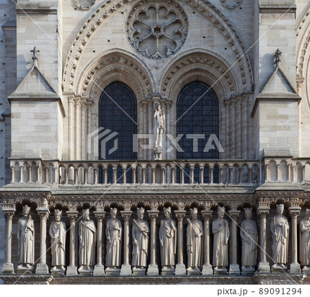 Facade of cathedral notre dame de paris Facade of cathedral notre dame de paris 89091294