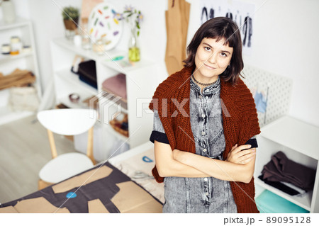Creative Young Fashion Designer Creative Young Fashion Designer 89095128