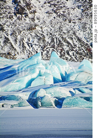 アイスランド、ヴァトナヨークトル国立公園、スカフタフェルの氷河 89095630