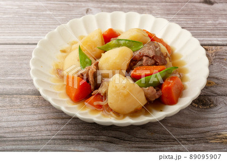 牛肉の肉じゃが 89095907