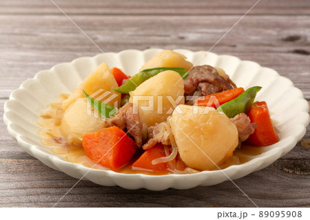 牛肉の肉じゃが 89095908