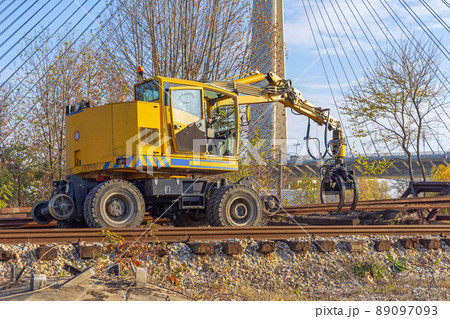 Removing Old Railroad Ties 89097093