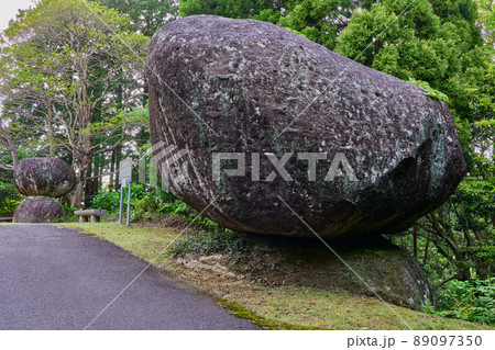 川平の巨石群 89097350