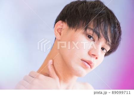 メンズビューティーのポートレート　　スキンケア　美容 89099711