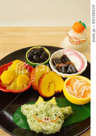 タツのおにぎりとおせち 89106830