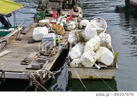 広島県尾道市の風景(曇り空) 89107076