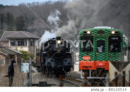 真岡鐡道のSLと機関車の入れ替えシーン 89110514