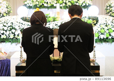 遺族のお焼香 遺族のお焼香 89113696