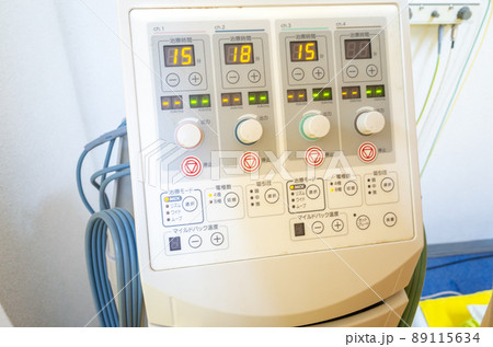 鍼灸院の低周波治療器のイメージ 鍼灸院の低周波治療器のイメージ 89115634
