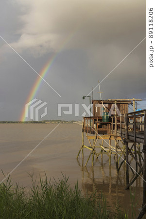 Traditional fishing hut on river Gironde, Bordeaux, Aquitaine, France 89118206