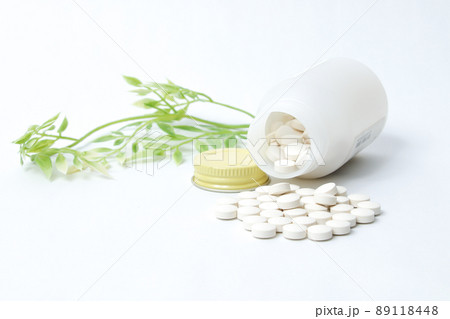 薬, 錠剤, 医学, 飲み薬, 薬剤, 健康,くすり、ヘルス,ヘルスケア,医療,病院,処方薬、容器 89118448