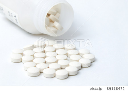 薬, 錠剤, 医学, 飲み薬, 薬剤, 健康,くすり、ヘルス,ヘルスケア,医療,病院,処方薬、容器 薬, 錠剤, 医学, 飲み薬, 薬剤, 健康,くすり、ヘルス,ヘルスケア,医療,病院,処方薬、容器 89118472