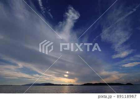 神秘的な雲に覆われた初夏の海岸夕景・超広角・空主体・210617pm 神秘的な雲に覆われた初夏の海岸夕景・超広角・空主体・210617pm 89118967