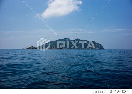 入島禁止の世界遺産「神宿る島」宗像・沖ノ島。 89120889