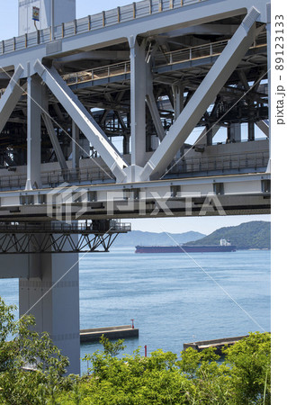 瀬戸大橋と瀬戸内海 瀬戸大橋と瀬戸内海 89123133