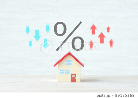 住宅ローン金利イメージ―住宅の模型とパーセント記号 89125368