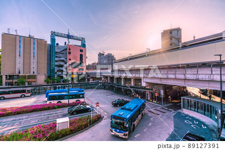 日本の川崎都市景観 東急電鉄　溝の口駅前などを望む 89127391